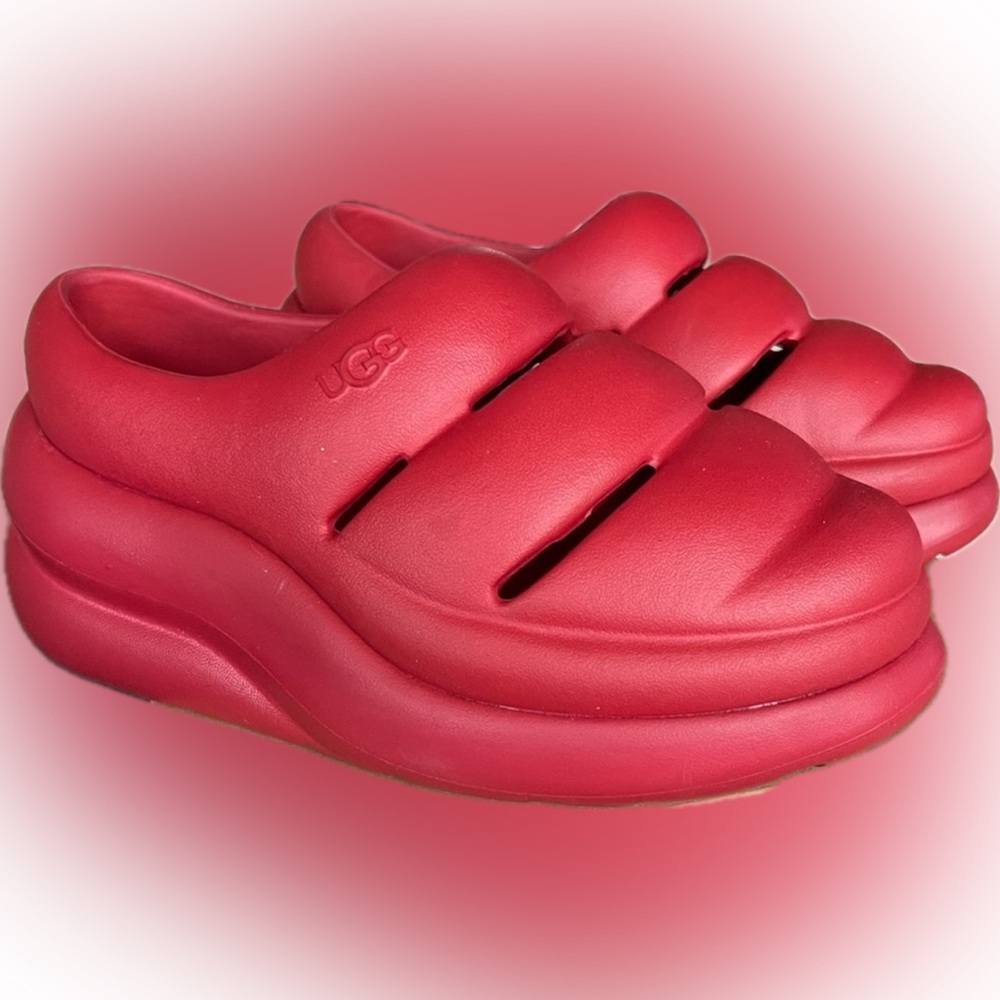 UGGWomen’s Sport Yeah Size 6